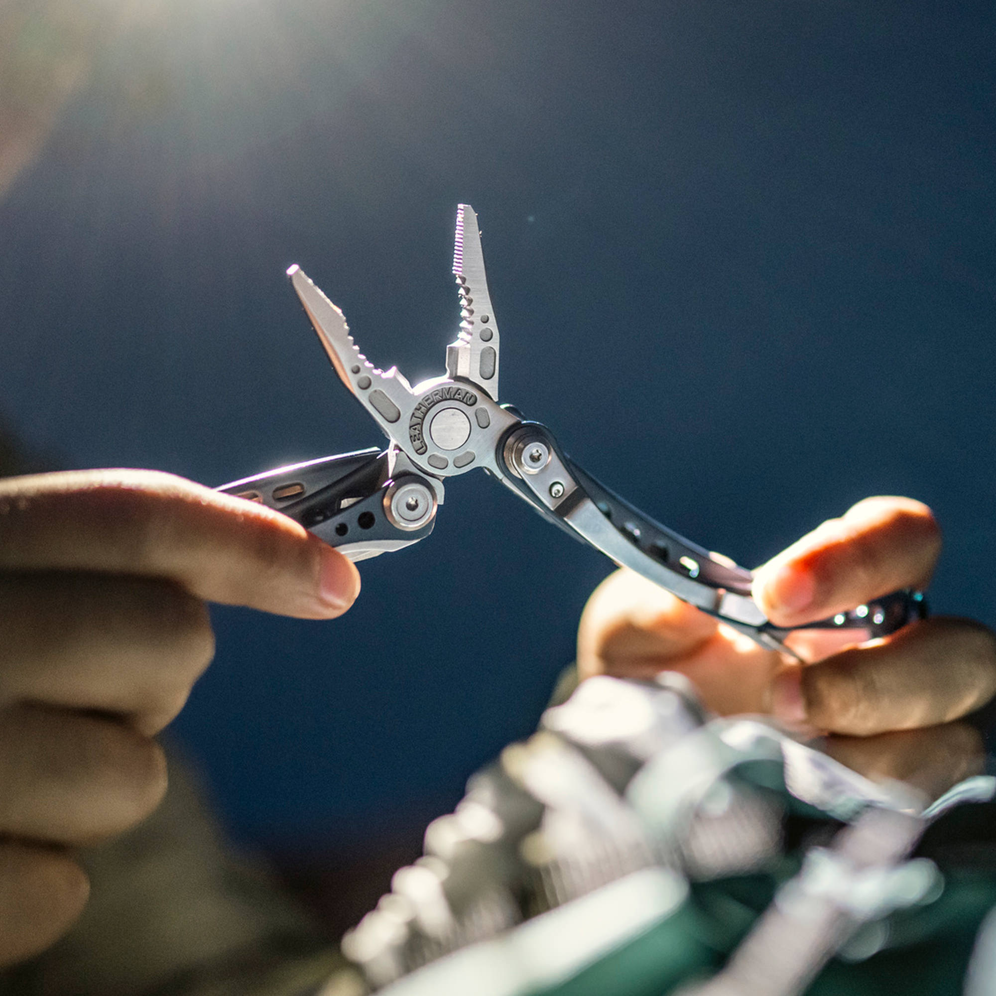 skeletool_cx_nightshade_lifestyle_01_20260717203745.jpg